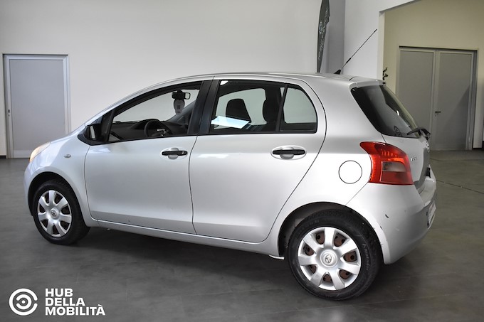 TOYOTA Yaris 1.0 5 porte